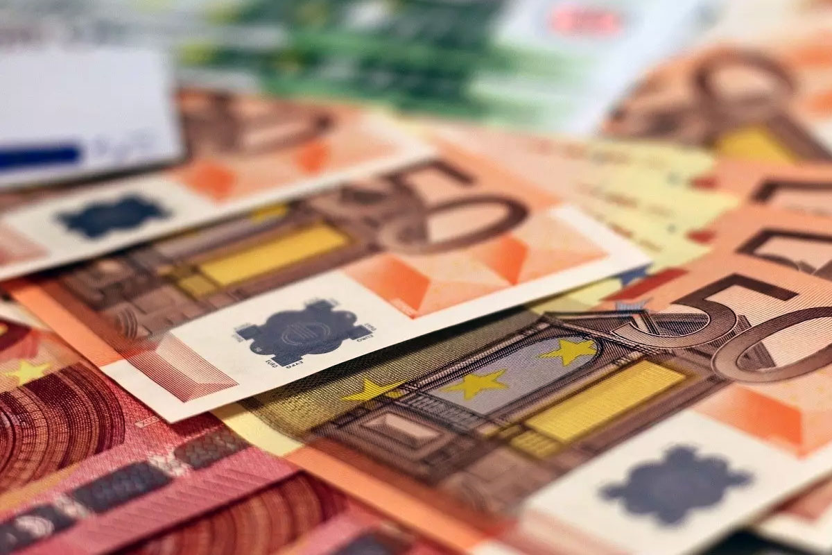 Foto di banconote euro di vario taglio